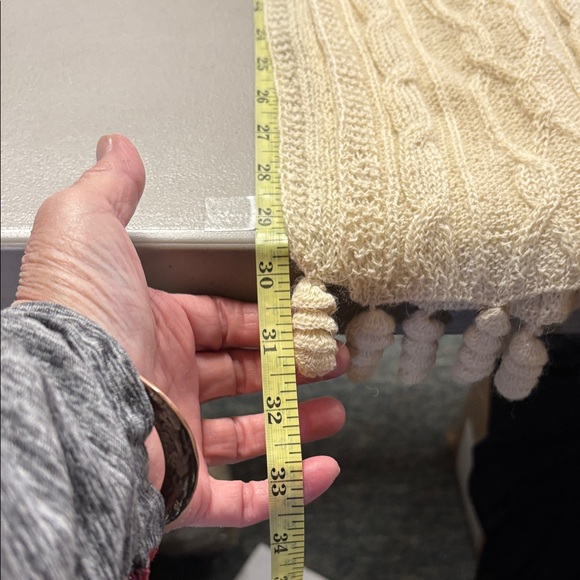 Chic Cream Cable Knit Women's Scarf - Picture 5 of 8